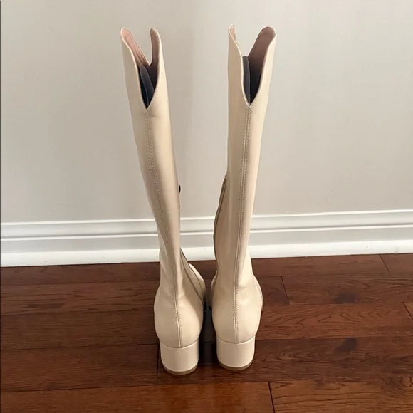BN Women's Knee High Cream Leather Boots with Pointed Toe - Picture 3 of 8